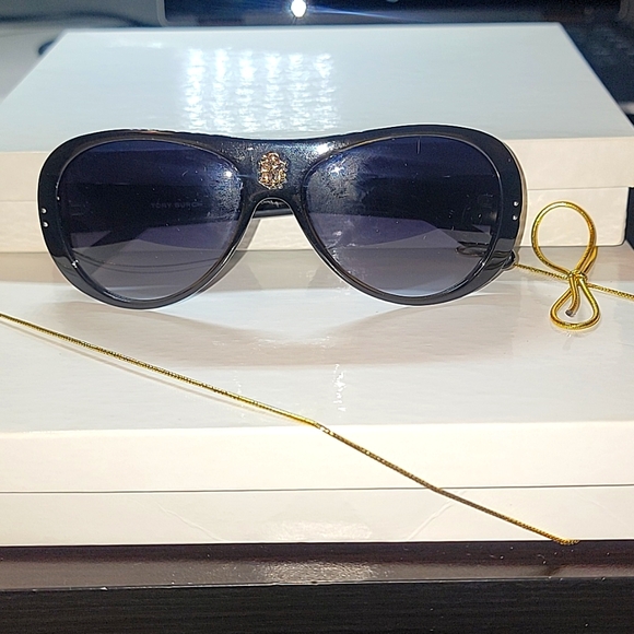 AUTHENTIC TORY BURCH AVIATOR STYLE SUNGLASSES (NEVER WORN) - Picture 5 of 5